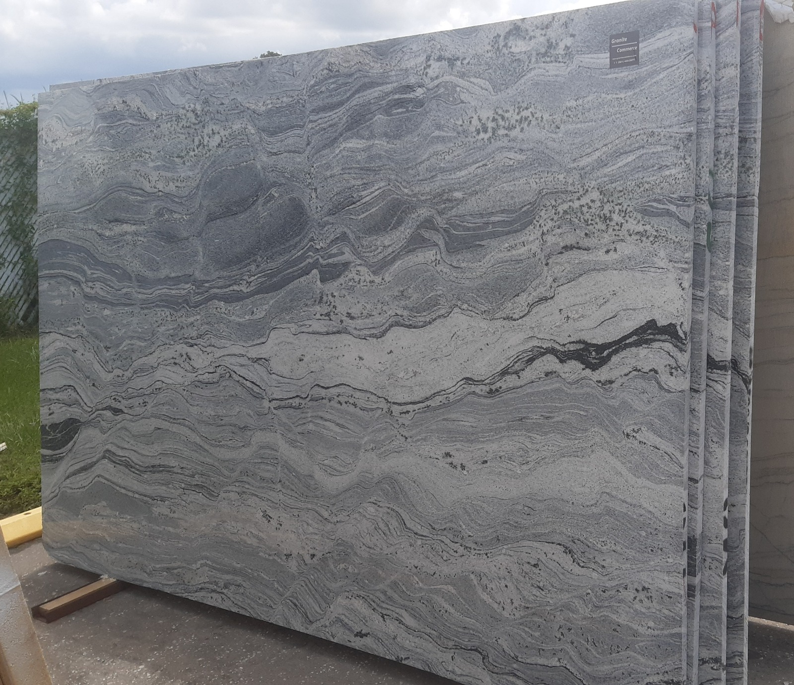 Viscom White slab sample